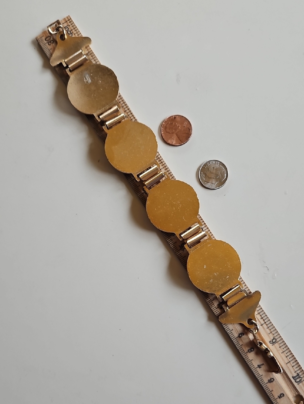 Gold-Tone Bracelet with Red Medallions and Historical Scenes Greece Rome Vintage - Picture 2 of 9